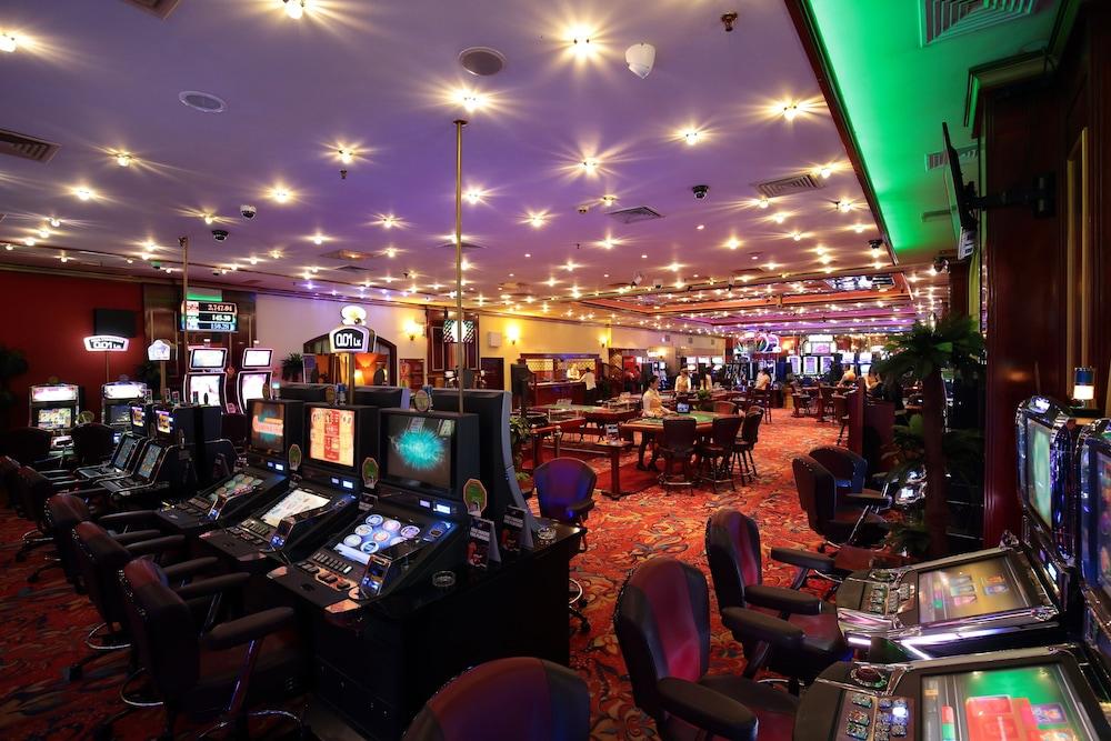Hotel Cherno 4*